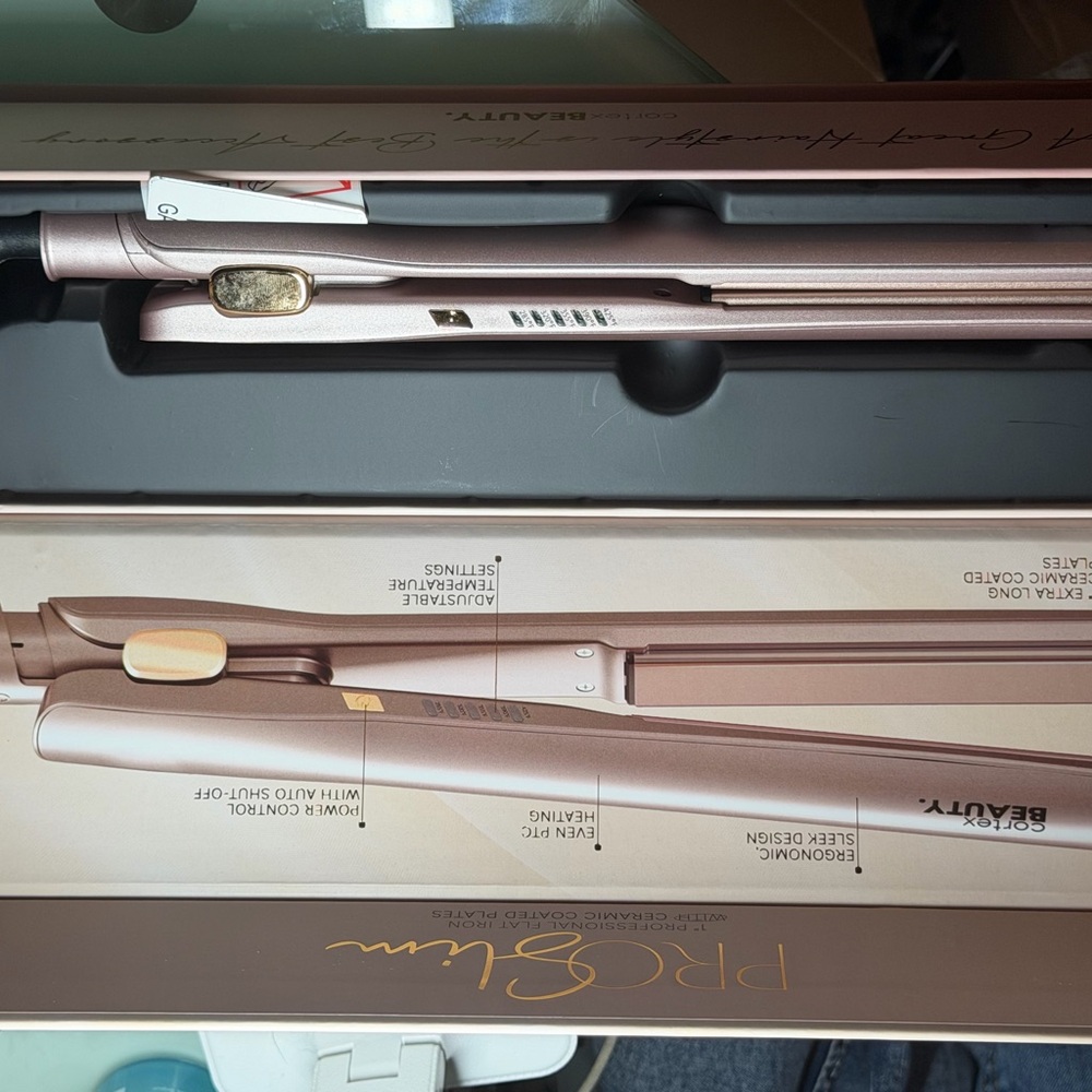 Rose Gold Hair Straightener - Smooth Styling